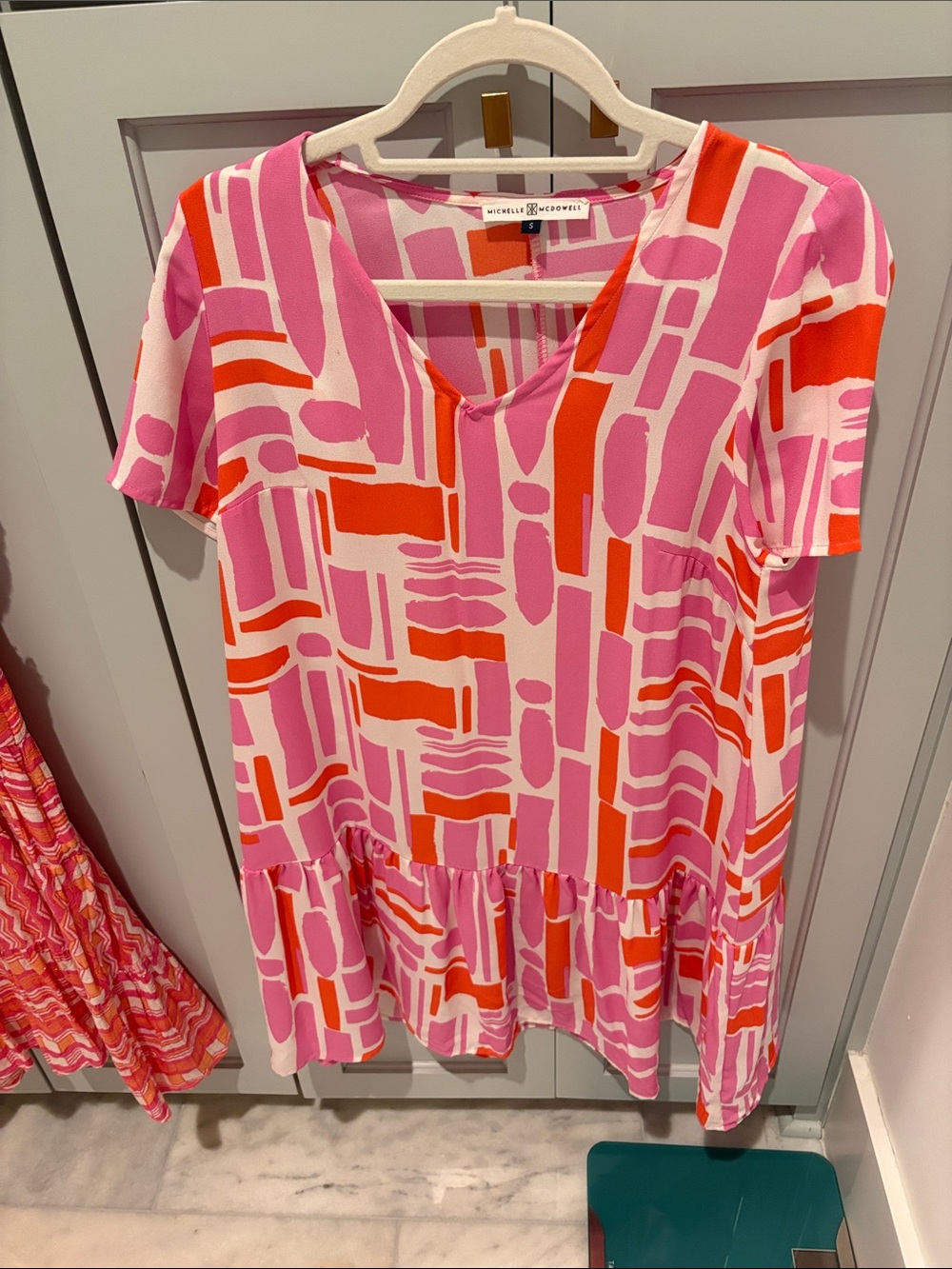 MICHAEL Michael Kors Pink & Orange Geometric V-Neck Tunic